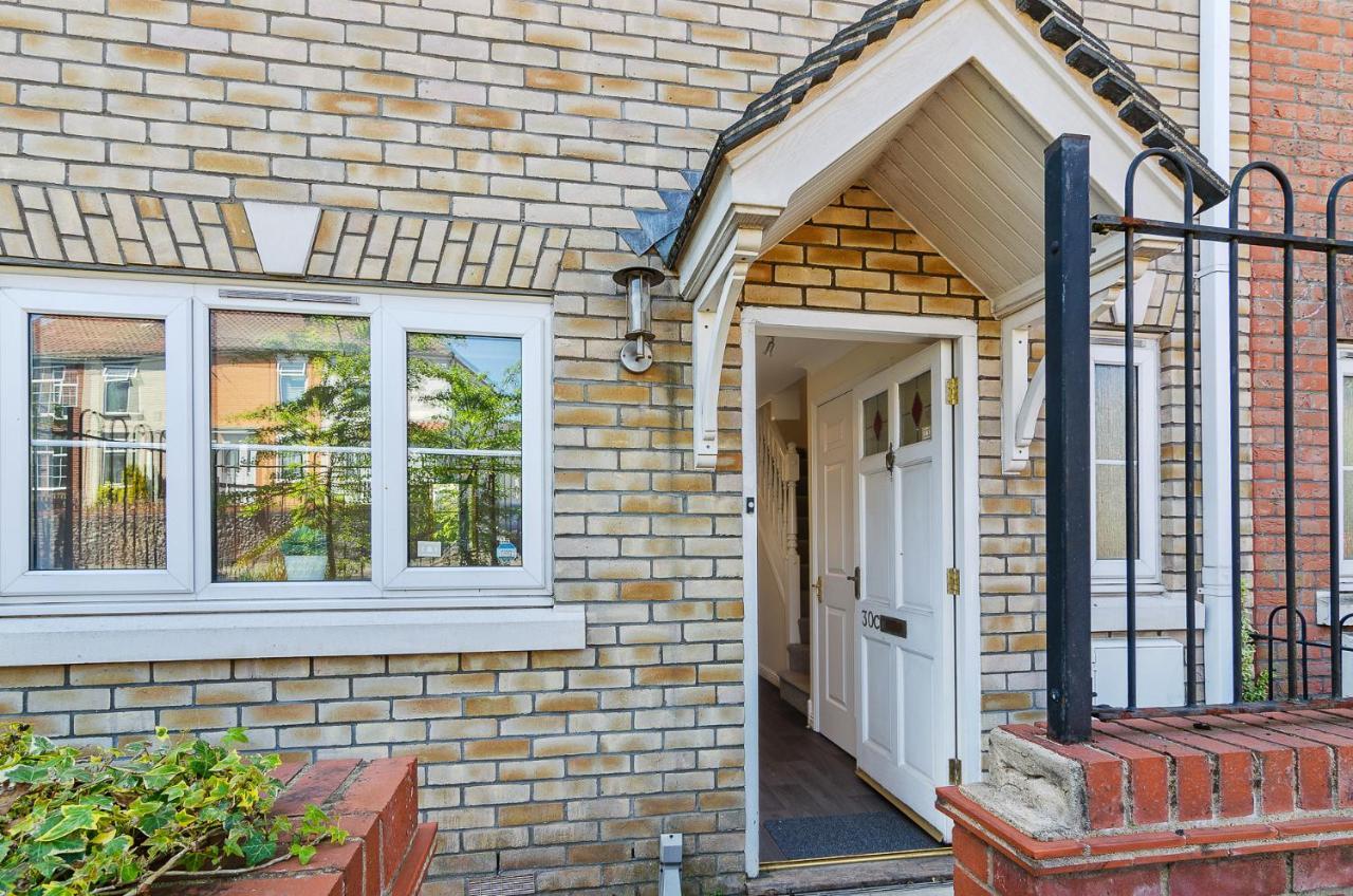 4Br Townhouse Wbalcony Free Parking Fast Wi-Fi Villa Norwich Bagian luar foto