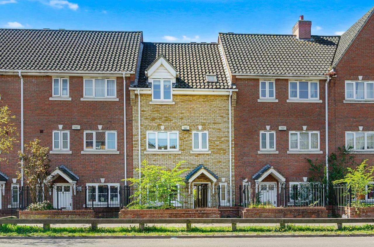 4Br Townhouse Wbalcony Free Parking Fast Wi-Fi Villa Norwich Bagian luar foto