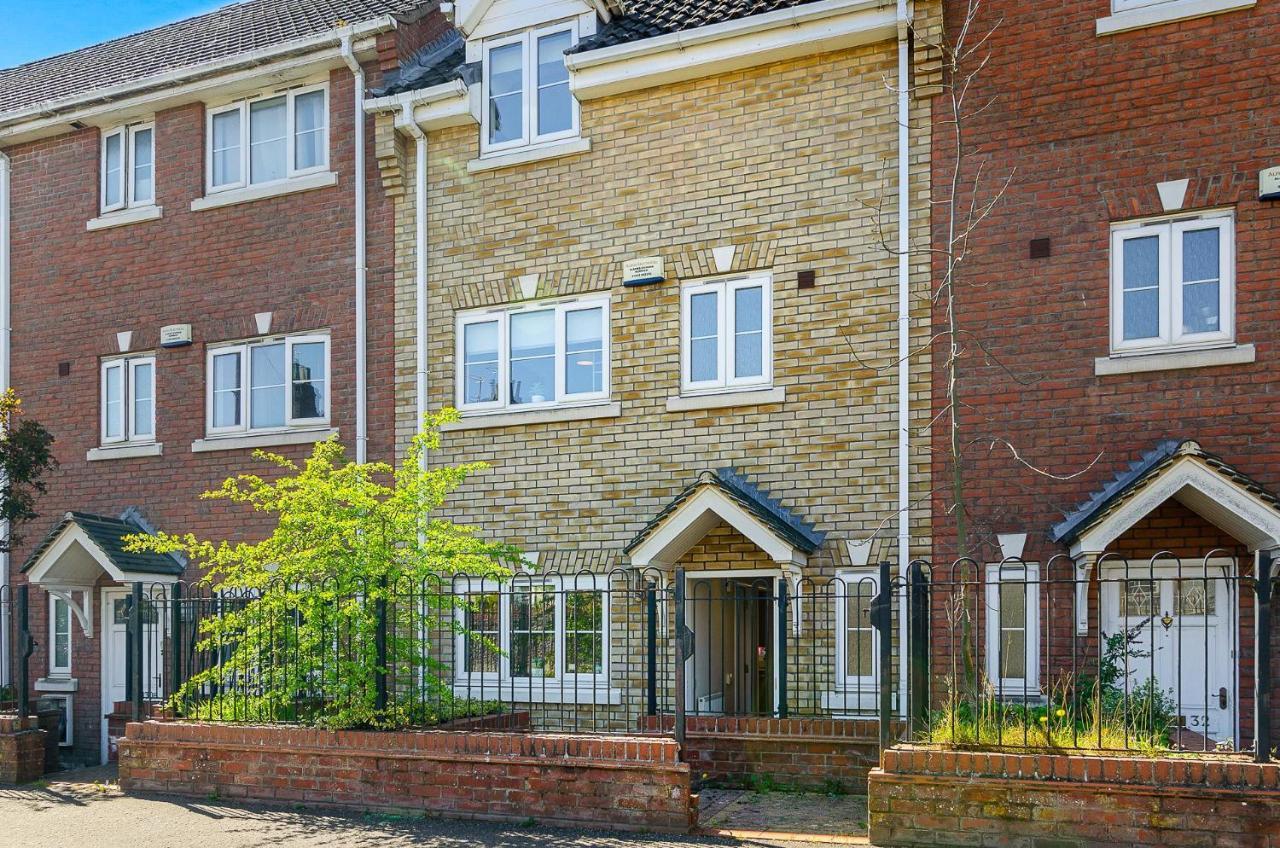 4Br Townhouse Wbalcony Free Parking Fast Wi-Fi Villa Norwich Bagian luar foto